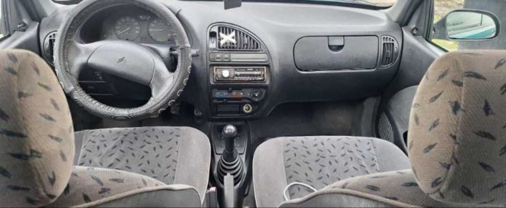 Citroen saxo 1.1 бензин.