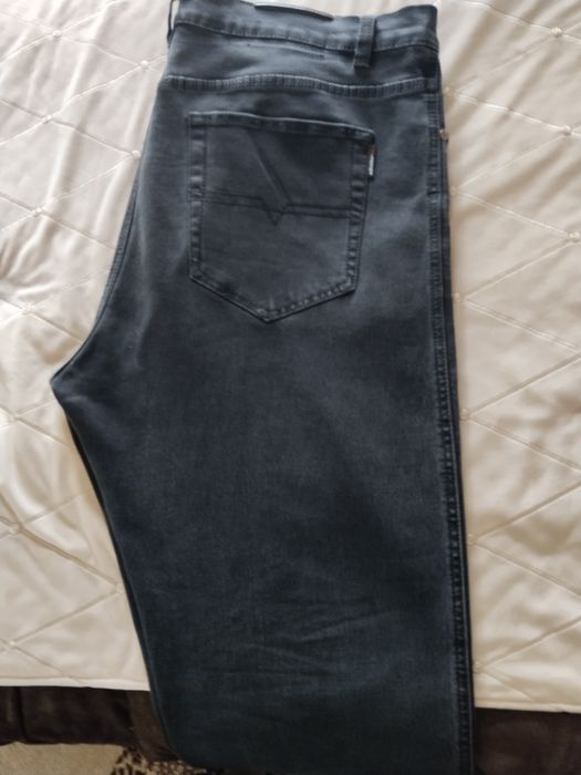 Продам мужские джинсы в хорошем состояние раз 58 ( 42)