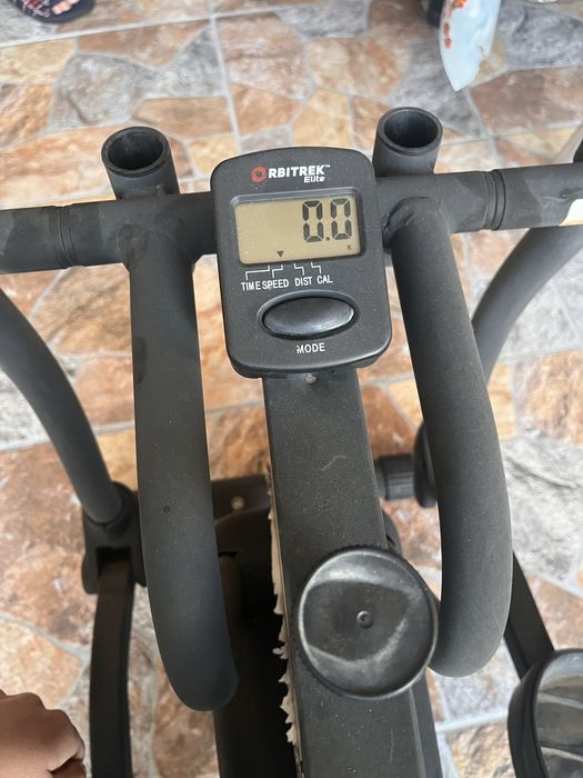 Vand bicicleta de exercitii