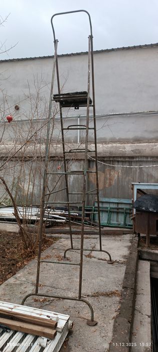 Продаю. Стремянка - Лестница для сада. 3 метра., б/у.