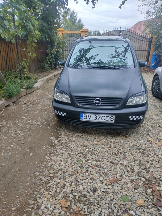 Opel Zafira ,de 7 locuri ,1,6cm