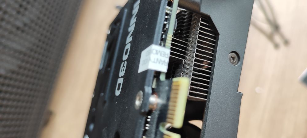 Компютър геймърски  ryzen 5600x ,rtx 3060ti ,16 рам 3600mhz, захр.650+