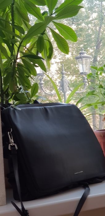 Cумка для ноутбука Charles&keith б/у