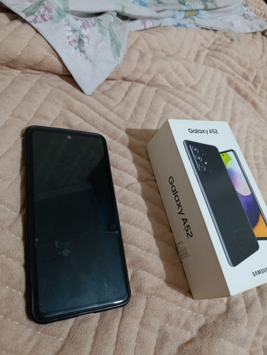Samsung Galaxy A52.