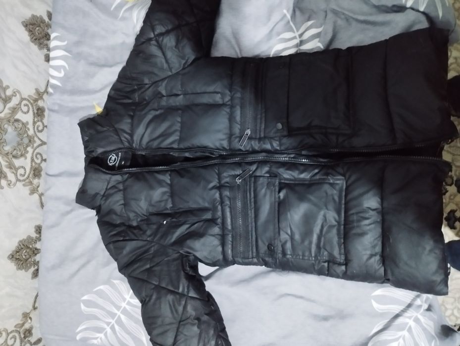 Yangde yirtiq joyi yoq