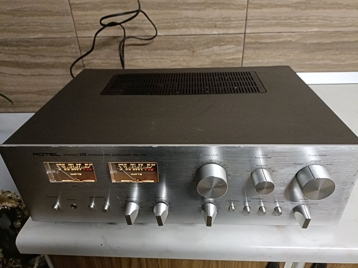 Rotel RA 714, amplificator stereo vintage, 2x50W, perfect funcțional