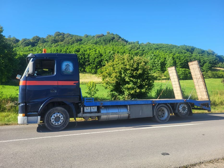 Vand Volvo FH12 platforma tractari utilaje
