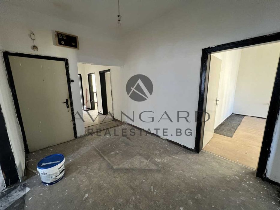 Продава се Четиристаен апартамент в Пловдив, Център - 159 кв.м за 1876 €/кв.м - Снимка #10