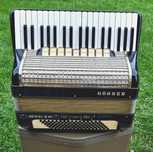 Vând acordeon Hohner 96 bași  Verdi 2 M