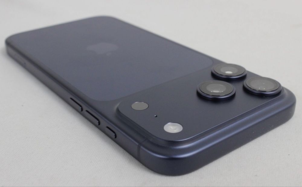 Като нов! Iphone 17 Pro 256GB Blue