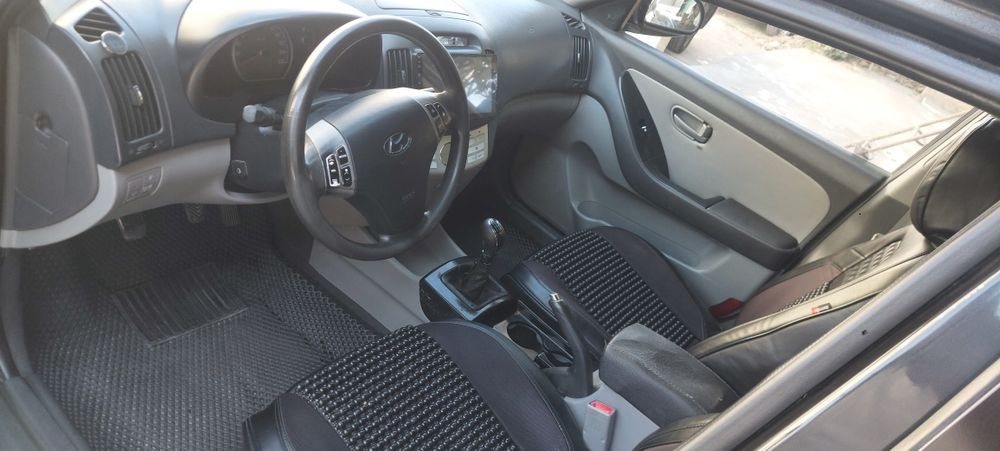 Hyundai Avante 1.6 Sotiladi