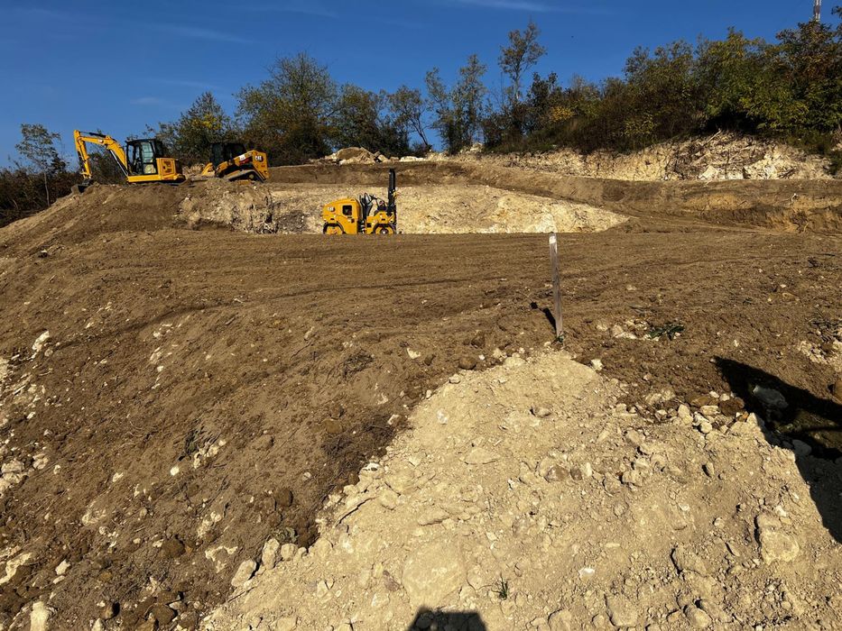 Excavator miniincarcator , compactor , canion