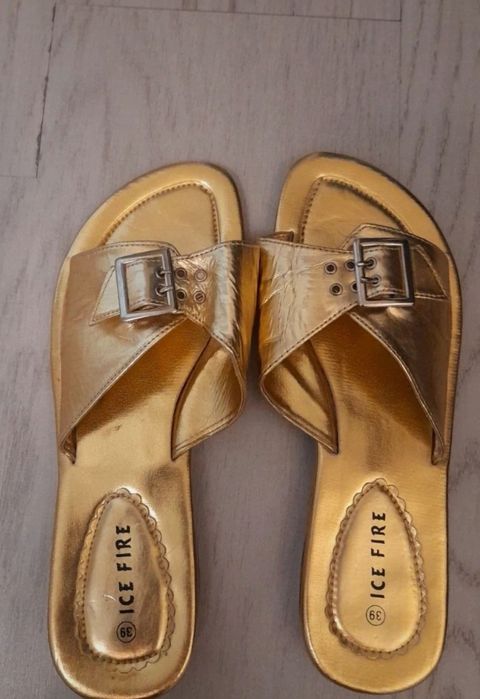 Papuci de dama aurii