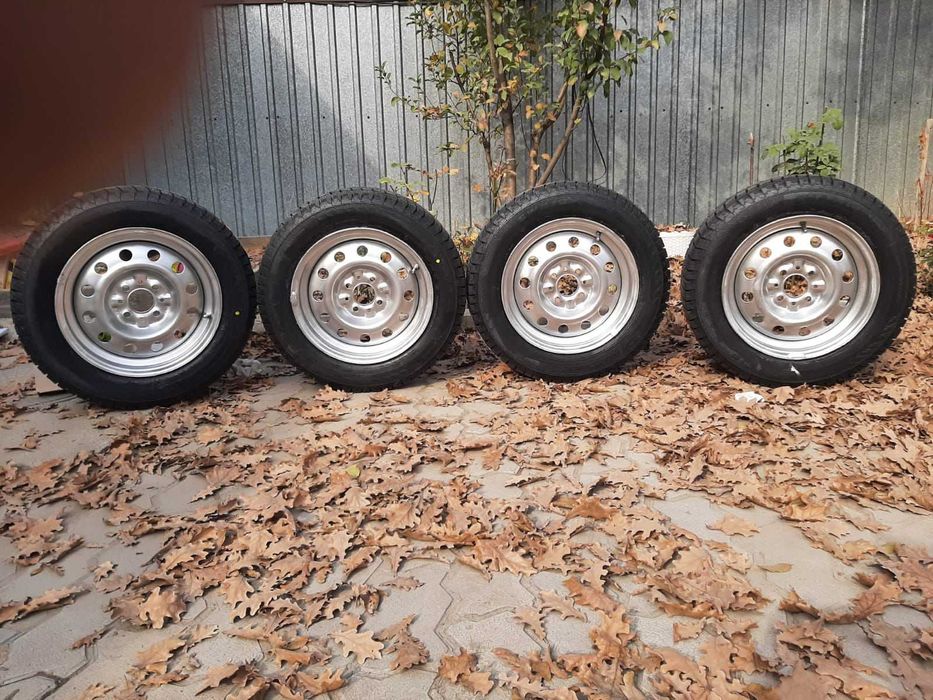 Продам зимнюю резину новую с дисками липучка