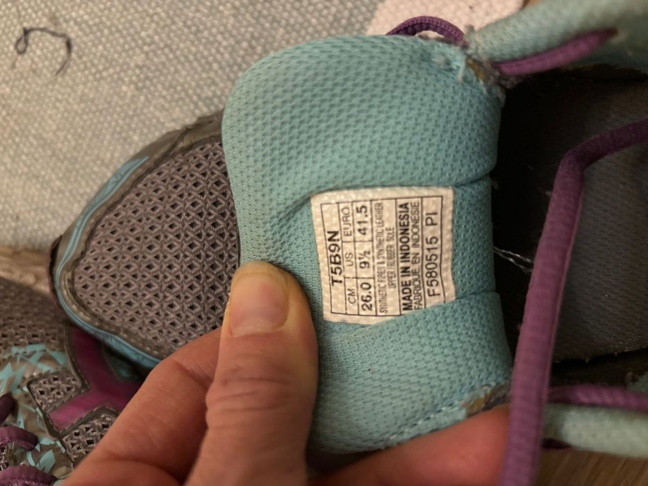Крассовки Asics  26 см. Беговые б/у