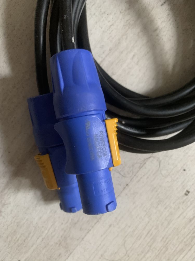 Cabluri Powercon Neutrik