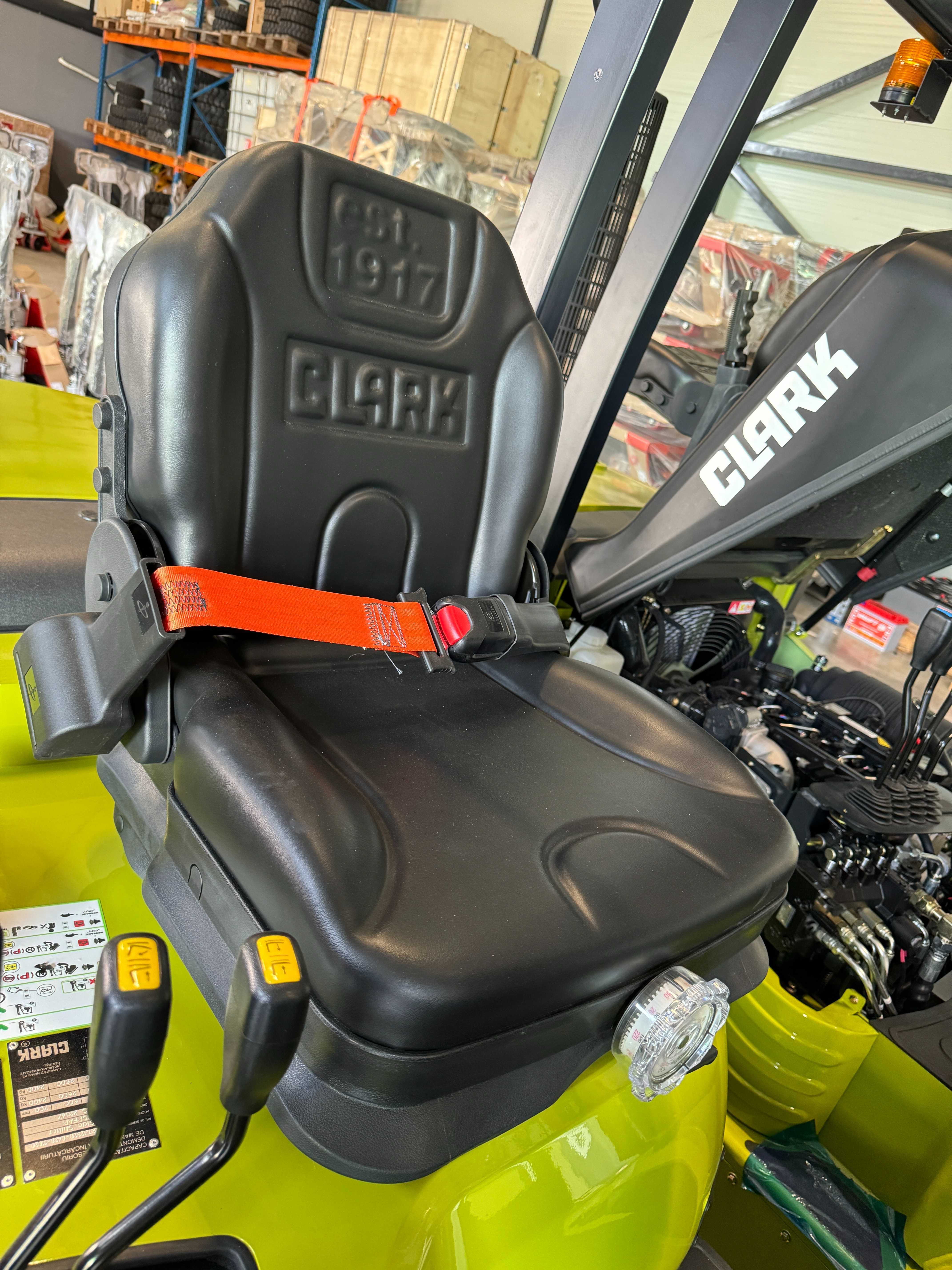 Stivuitor NOU CLARK GTS33 3,3t-3,5t Diesel GPL Garantie 5 ani din STOC