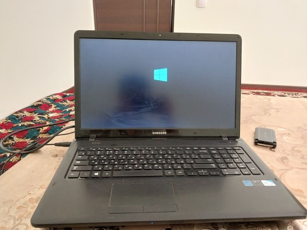 Samsung Noutbuk 1 qo'l ishlatilgan