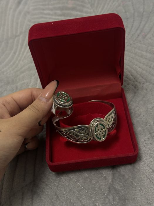 Серебряный комплект с национальным орнаментом