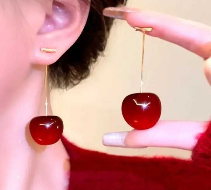 Сережки  - гвоздики с красной вишенкой. Новые
