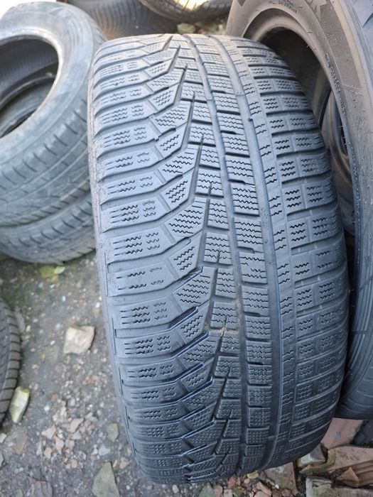Vand 2 anvelope 235 50 19 hankook de iarna bune dot 2020