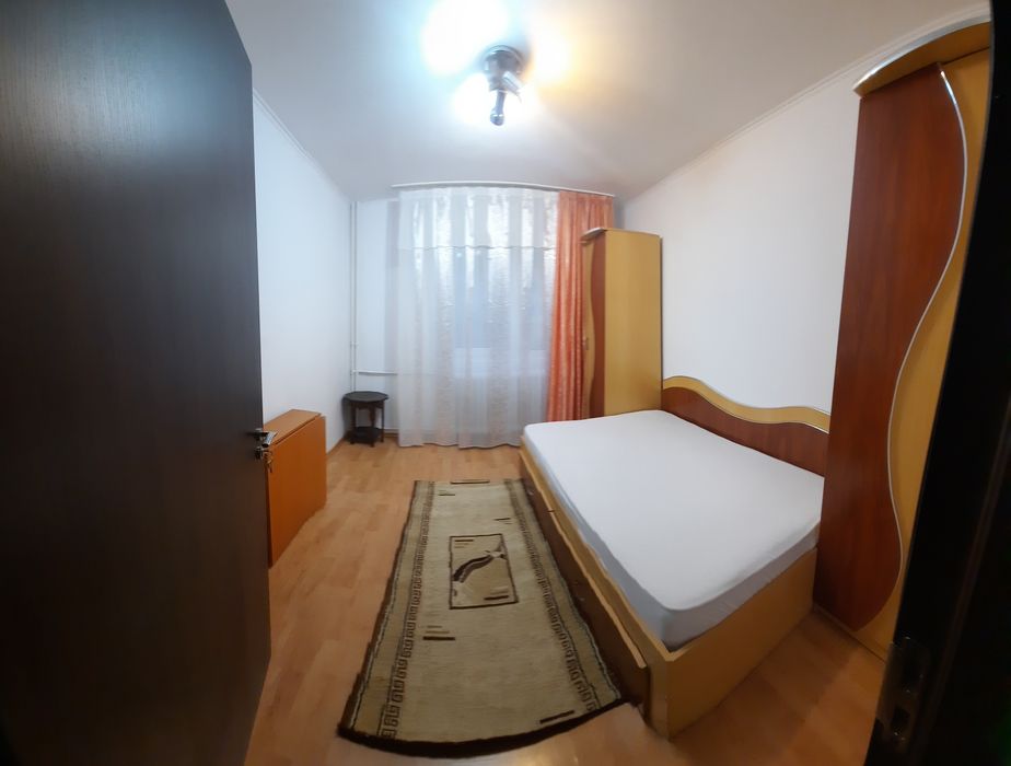 De închiriat apartament 3 camere