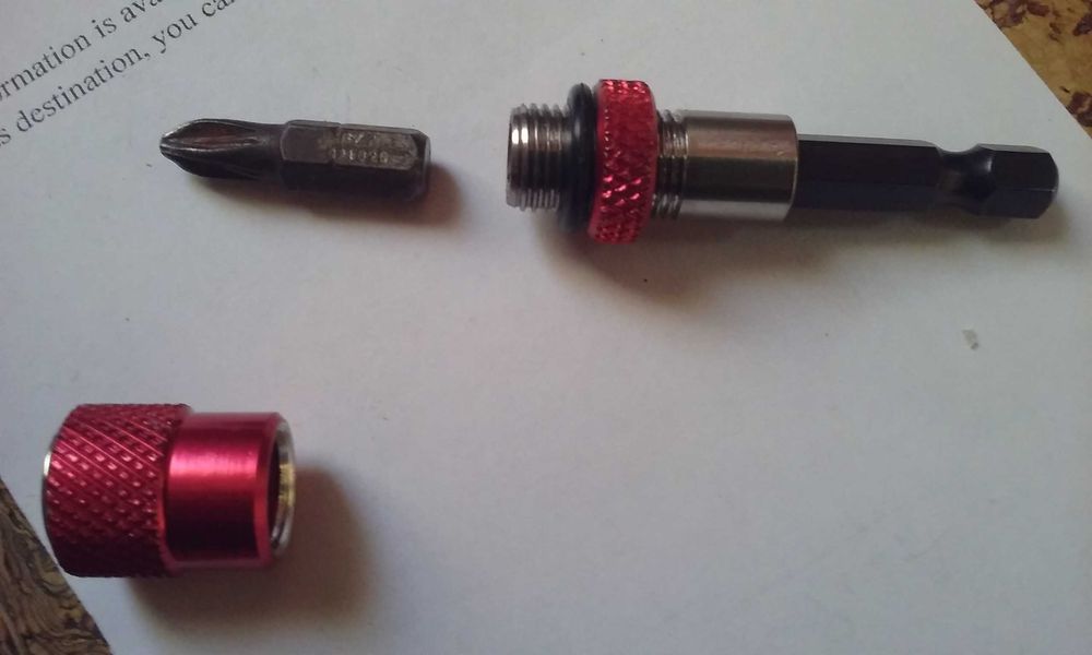 Adaptor magnetic pentru suubelnita cu biti