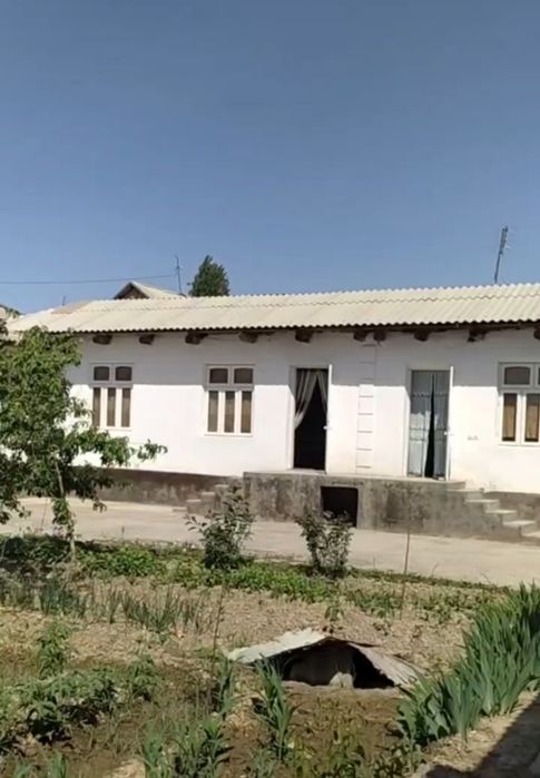 Hovli sotiladi srochna 60.000$ kelishiladi
