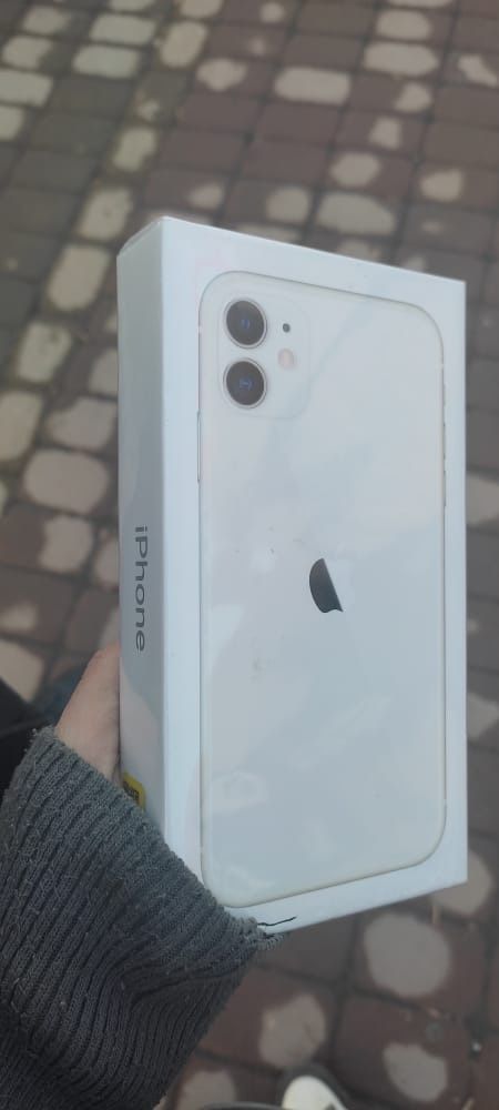 Iphone 11    128г ёмкость 100%