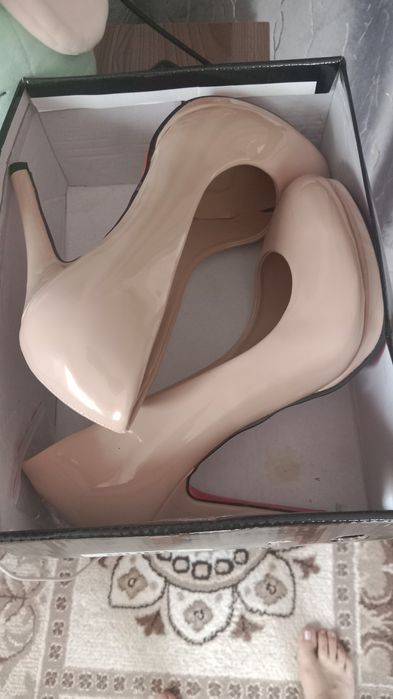 Продам новые туфли