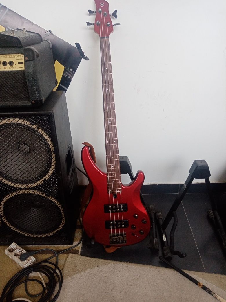 Vând Bass yamaha trbx304