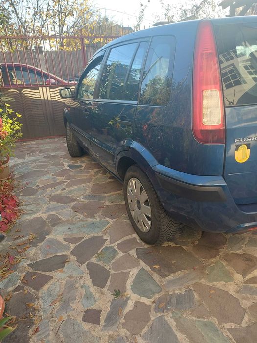 Vand Ford Fusion, motor 1.4 , 2008 , 175000 km reali, bine intretinuta