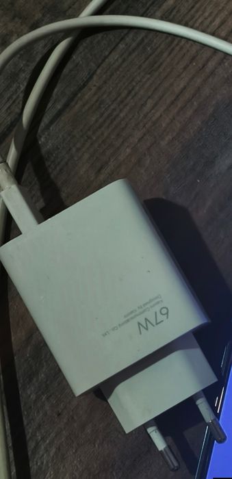 Оригинал 67W зарядник сотилади