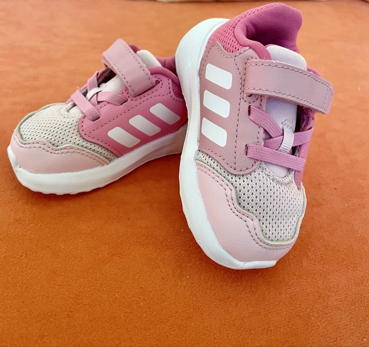 Детски маратонки Адидас номер 20