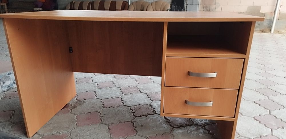 Продам компьютерный стол