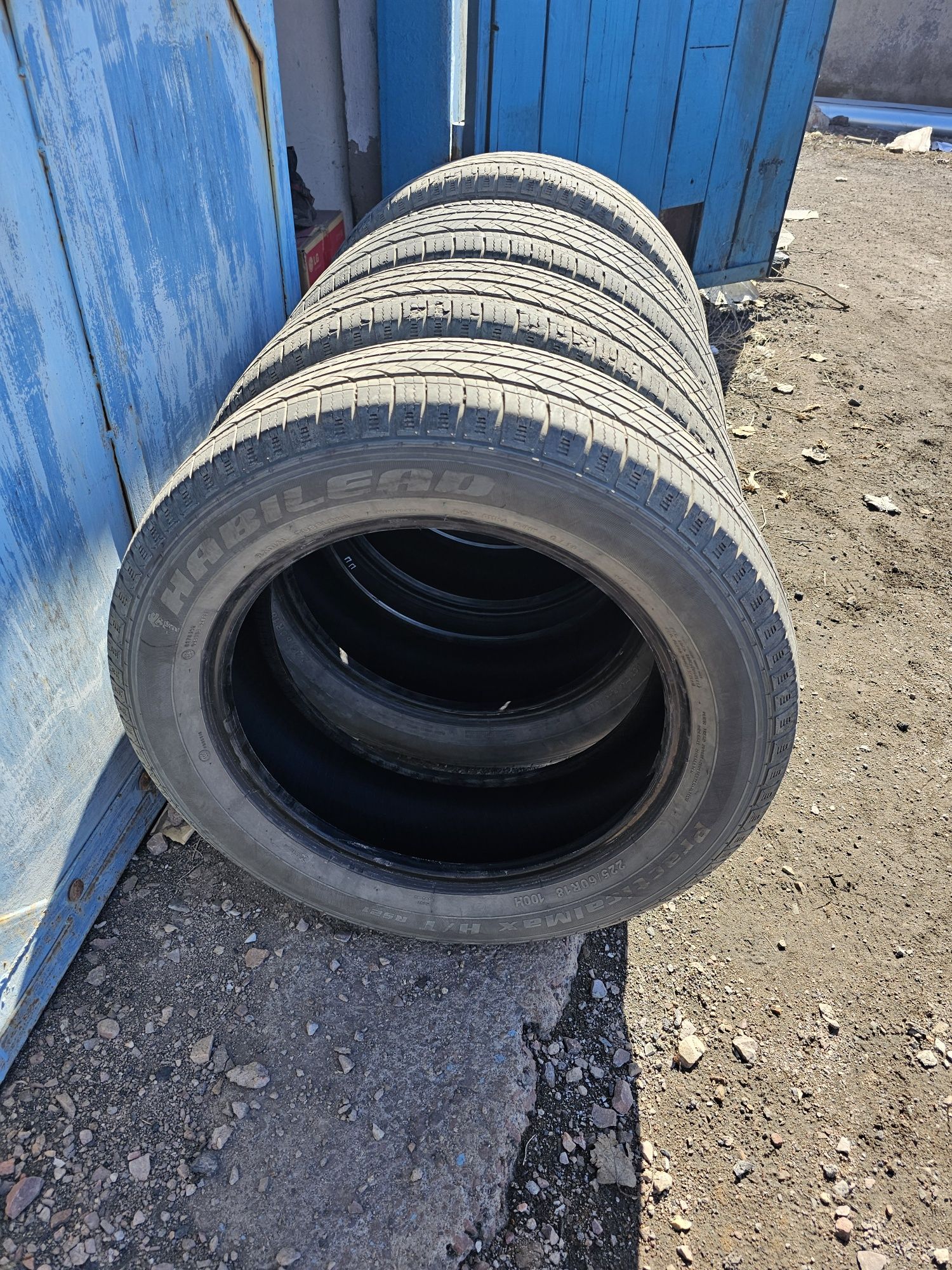 Срочно продаётся шины летние  размер 225/60R18