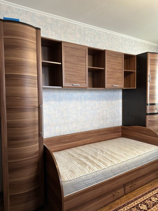 Продам мебель в спальню подростковая