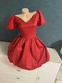 Шикарное краснон платье 36 размер