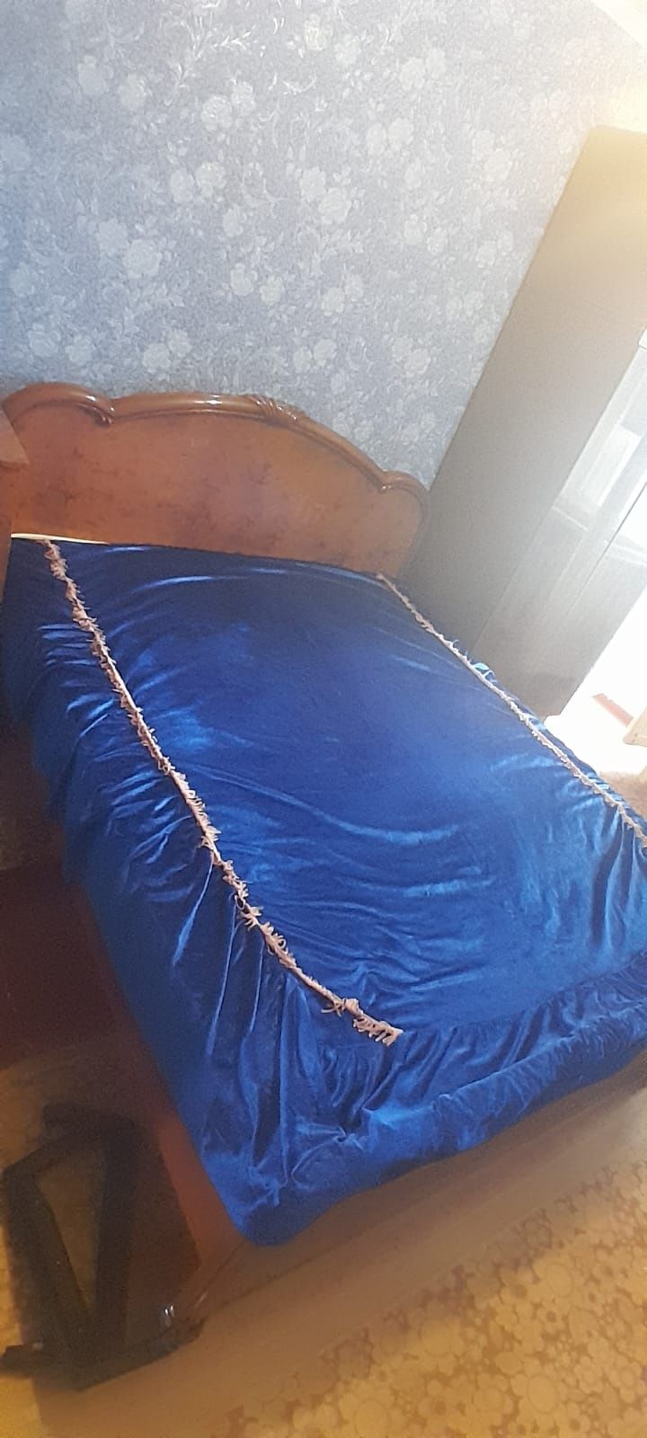 Продам спальни кровать с тумбычкамы  и стенка шифанер