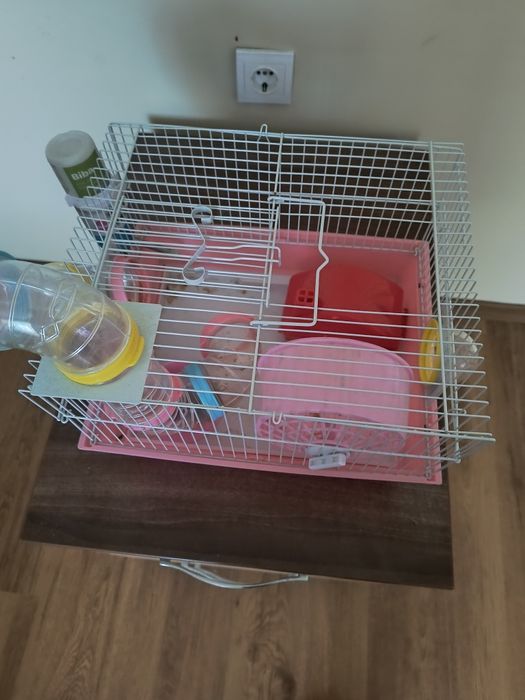 2 броя Клетка за хамстер.
