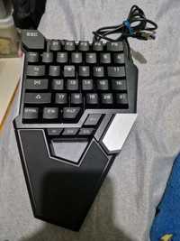 Vând o tastatura de gaming rgb  inpecabila aproape noua