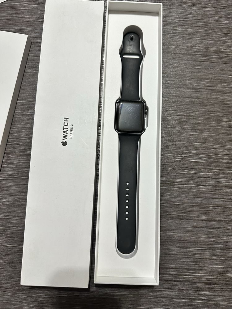 Apple watch 3, в отличном состоянии