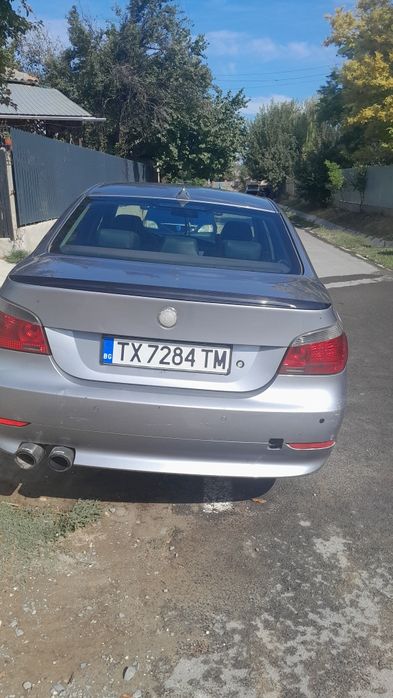 O dau la schimb pe o dubă cu sau fără locuri