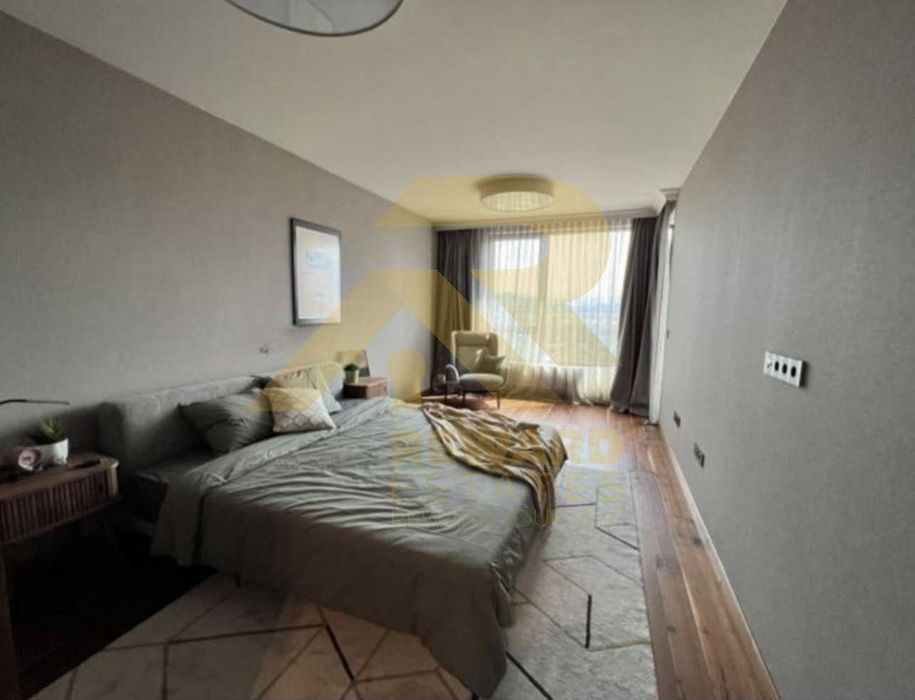 Продава се Тристаен апартамент в София, Изгрев - 127 кв.м за 3701 €/кв.м - Снимка #8