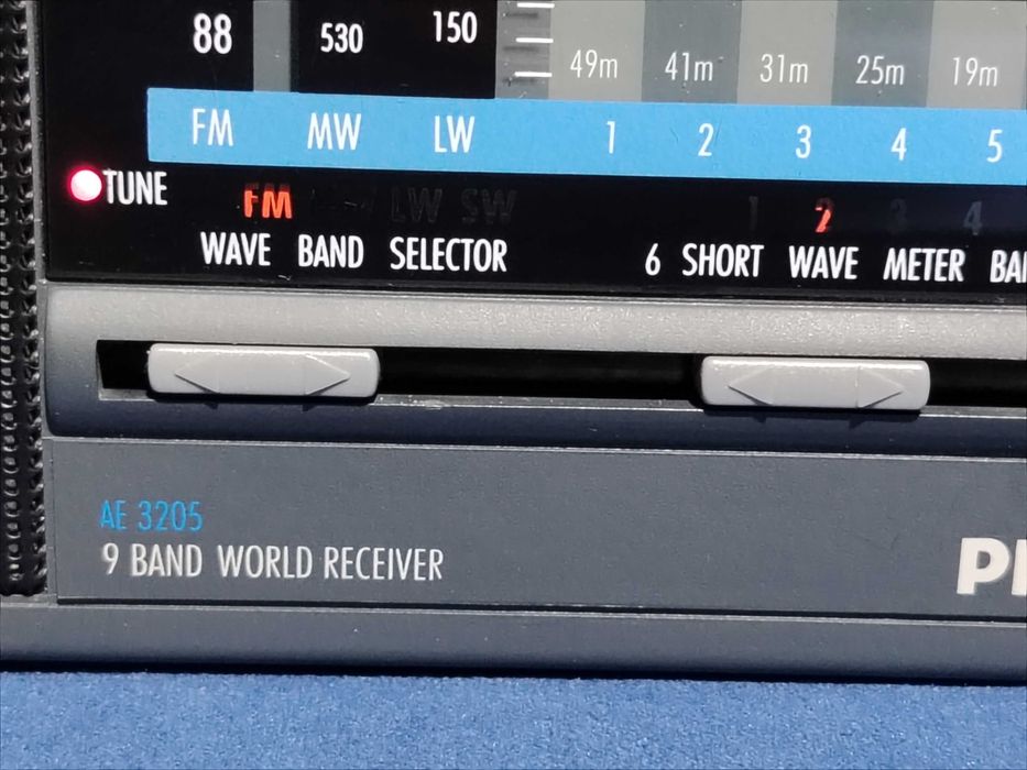 PHILIPS AE 3205 9 Band World Receiver, radio portabil.