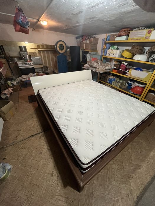 Кровать в отличном состояний