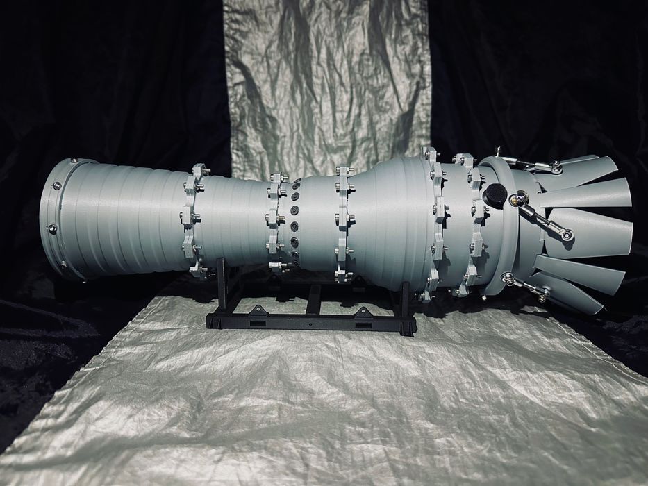 3D принтиран модел на самолетен двигател F-4 Phantom ll