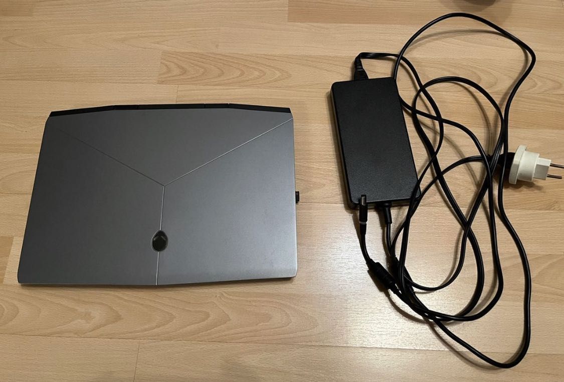 Мощный ноутбук Alienware M15