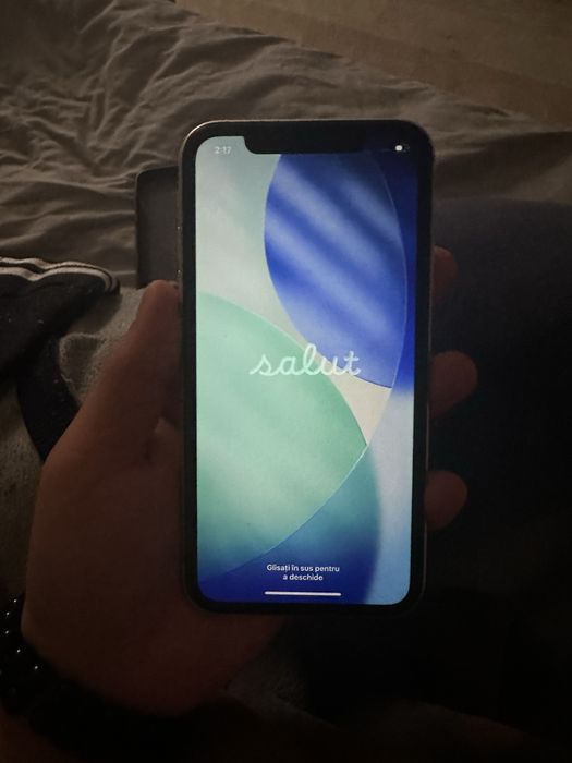 Iphone 11 белый.