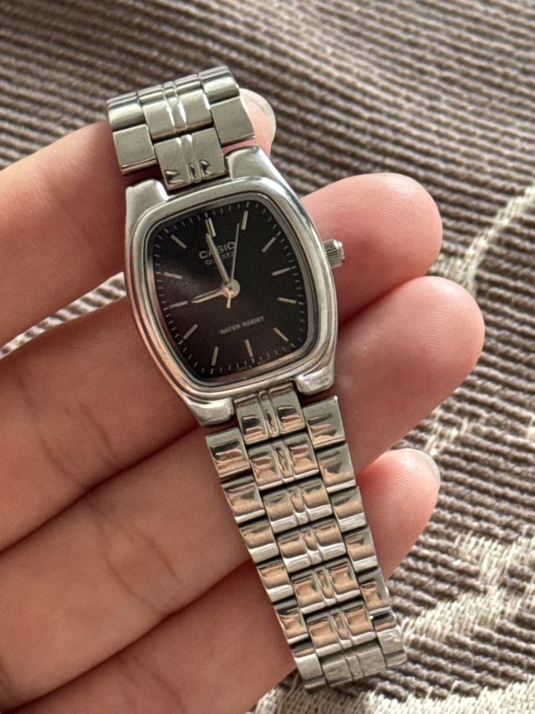 Casio часы продам